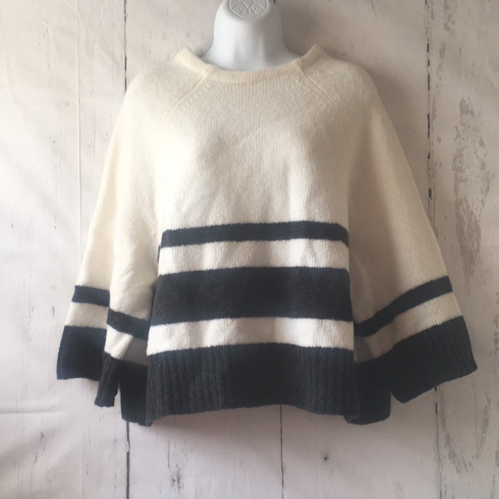 Banana Republic Merino Wool Sweater White & Charcoal Gray Striped Cropped Boxy